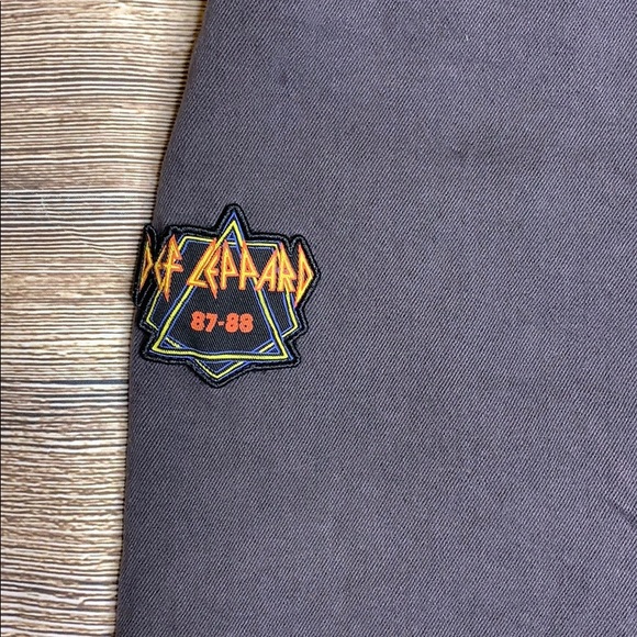 Junkfood Def Leppard Mini Skirt Size 7 - Picture 2 of 4